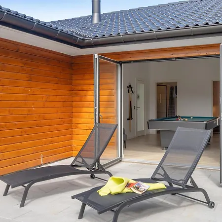 Dom wakacyjny Lovely In With Wifi