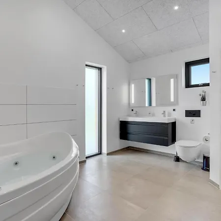 Lovely In With Wifi Holiday home