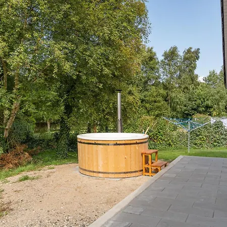 Dom wakacyjny Lovely In With Wifi *